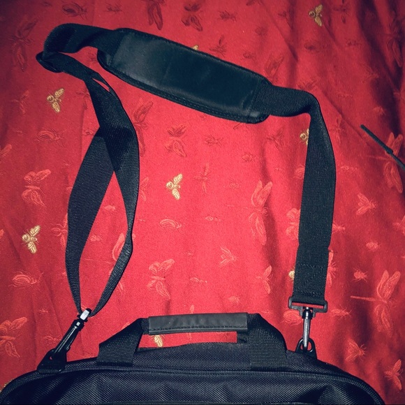 ❤️❤️Any four for $45❤️❤️ Targus laptop briefcase - Picture 5 of 6